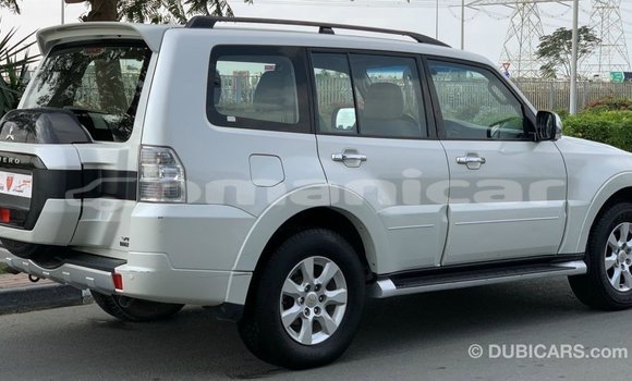 Buy Import Mitsubishi Pajero White Car in Import - Dubai in Dhufar Buy Import Mitsubishi Pajero White Car in Import - Dubai in Dhufar