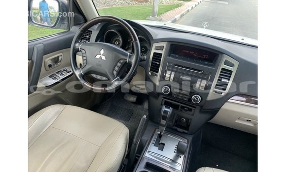 Buy Import Mitsubishi Pajero White Car in Import - Dubai in Dhufar Buy Import Mitsubishi Pajero White Car in Import - Dubai in Dhufar