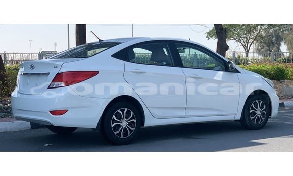 Buy Import Hyundai Accent White Car in Import - Dubai in Dhufar Buy Import Hyundai Accent White Car in Import - Dubai in Dhufar