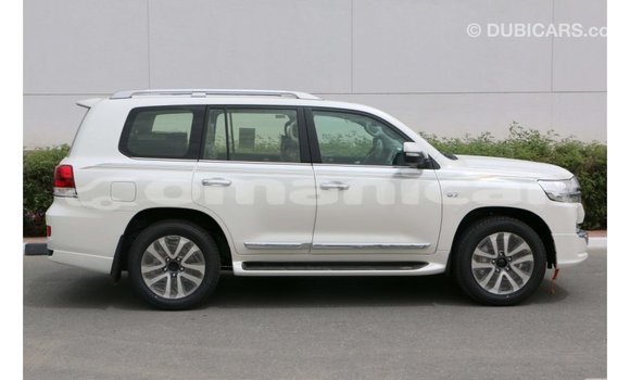 Buy Import Toyota Land Cruiser White Car in Import - Dubai in Dhufar Buy Import Toyota Land Cruiser White Car in Import - Dubai in Dhufar