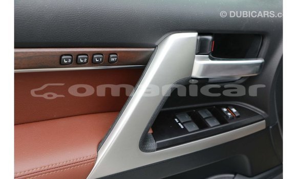 Buy Import Toyota Land Cruiser White Car in Import - Dubai in Dhufar Buy Import Toyota Land Cruiser White Car in Import - Dubai in Dhufar
