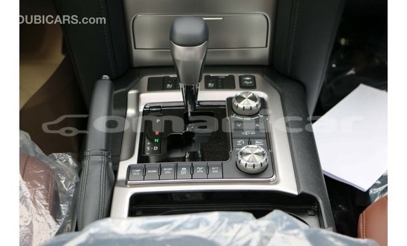 Buy Import Toyota Land Cruiser White Car in Import - Dubai in Dhufar Buy Import Toyota Land Cruiser White Car in Import - Dubai in Dhufar