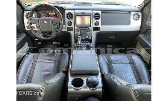 Buy Import Ford Club Wagon Beige Car in Import - Dubai in Dhufar Buy Import Ford Club Wagon Beige Car in Import - Dubai in Dhufar
