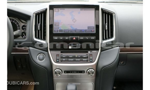 Buy Import Toyota Land Cruiser White Car in Import - Dubai in Dhufar Buy Import Toyota Land Cruiser White Car in Import - Dubai in Dhufar