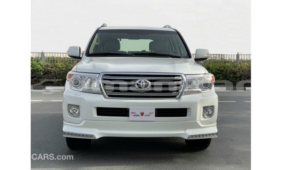 Buy Import Toyota Land Cruiser White Car in Import - Dubai in Dhufar Buy Import Toyota Land Cruiser White Car in Import - Dubai in Dhufar