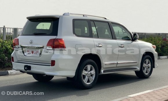 Buy Import Toyota Land Cruiser White Car in Import - Dubai in Dhufar Buy Import Toyota Land Cruiser White Car in Import - Dubai in Dhufar