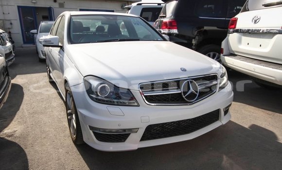 Buy Import Mercedes-Benz 200 White Car in Import - Dubai in Dhufar