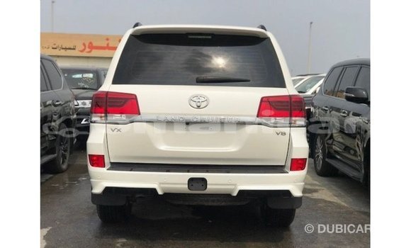 Buy Import Toyota Land Cruiser White Car in Import - Dubai in Dhufar Buy Import Toyota Land Cruiser White Car in Import - Dubai in Dhufar