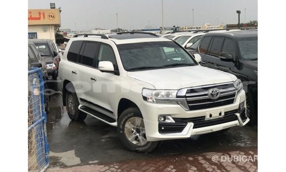 Buy Import Toyota Land Cruiser White Car in Import - Dubai in Dhufar Buy Import Toyota Land Cruiser White Car in Import - Dubai in Dhufar