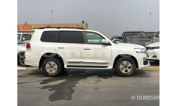 Buy Import Toyota Land Cruiser White Car in Import - Dubai in Dhufar Buy Import Toyota Land Cruiser White Car in Import - Dubai in Dhufar