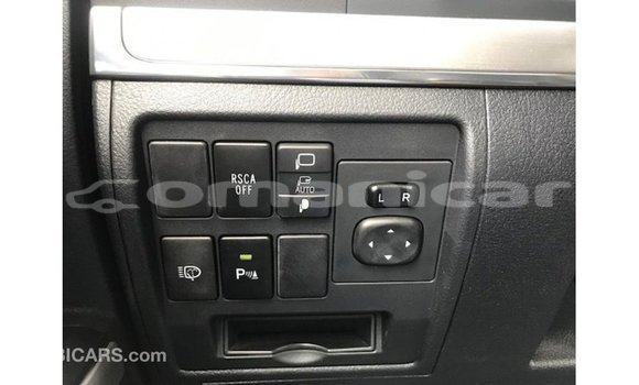 Buy Import Toyota Land Cruiser White Car in Import - Dubai in Dhufar Buy Import Toyota Land Cruiser White Car in Import - Dubai in Dhufar