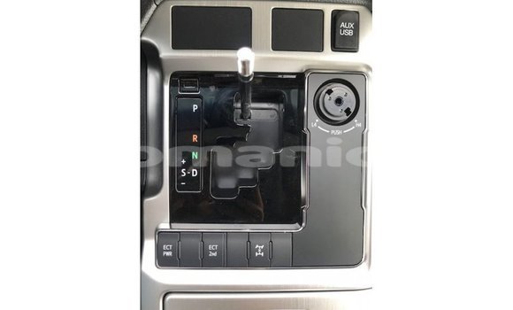 Buy Import Toyota Land Cruiser White Car in Import - Dubai in Dhufar Buy Import Toyota Land Cruiser White Car in Import - Dubai in Dhufar