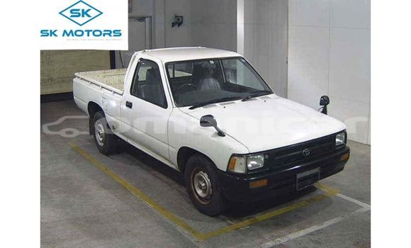 Buy Import Toyota Hilux White Car in Import - Dubai in Dhufar Buy Import Toyota Hilux White Car in Import - Dubai in Dhufar