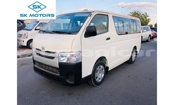 Buy Import Toyota Hiace White Car in Import - Dubai in Dhufar