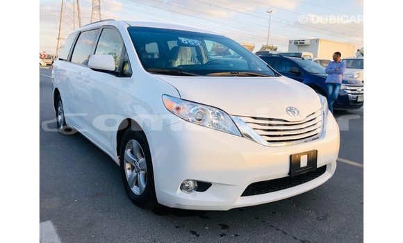 Buy Import Toyota Sienna White Car in Import - Dubai in Dhufar Buy Import Toyota Sienna White Car in Import - Dubai in Dhufar