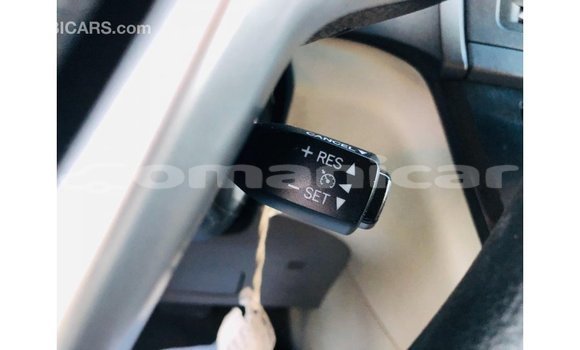 Buy Import Toyota Sienna White Car in Import - Dubai in Dhufar Buy Import Toyota Sienna White Car in Import - Dubai in Dhufar