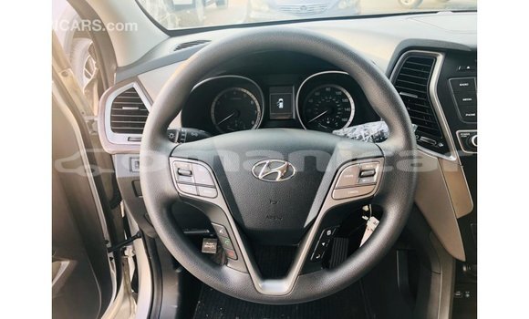 Buy Import Hyundai Santa Fe Other Car in Import - Dubai in Dhufar Buy Import Hyundai Santa Fe Other Car in Import - Dubai in Dhufar