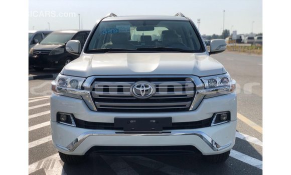 Buy Import Toyota Land Cruiser White Car in Import - Dubai in Dhufar Buy Import Toyota Land Cruiser White Car in Import - Dubai in Dhufar