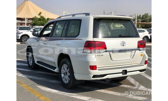 Buy Import Toyota Land Cruiser White Car in Import - Dubai in Dhufar Buy Import Toyota Land Cruiser White Car in Import - Dubai in Dhufar