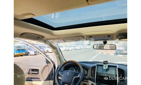 Buy Import Toyota Land Cruiser White Car in Import - Dubai in Dhufar Buy Import Toyota Land Cruiser White Car in Import - Dubai in Dhufar