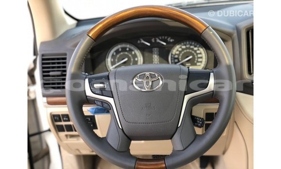 Buy Import Toyota Land Cruiser White Car in Import - Dubai in Dhufar Buy Import Toyota Land Cruiser White Car in Import - Dubai in Dhufar