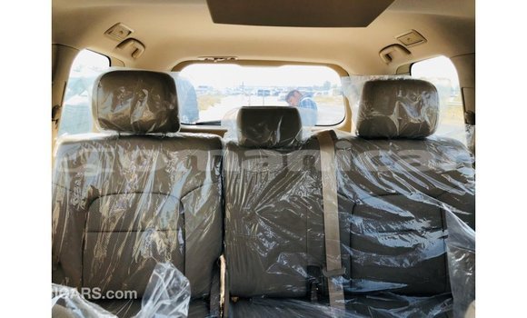 Buy Import Toyota Land Cruiser White Car in Import - Dubai in Dhufar Buy Import Toyota Land Cruiser White Car in Import - Dubai in Dhufar