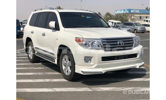 Buy Import Toyota Land Cruiser White Car in Import - Dubai in Dhufar Buy Import Toyota Land Cruiser White Car in Import - Dubai in Dhufar