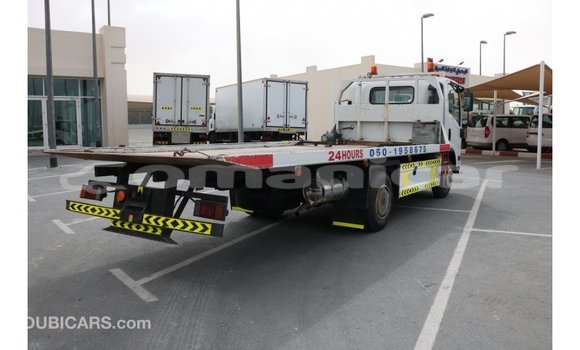 Buy Import Isuzu Rodeo White Car in Import - Dubai in Dhufar