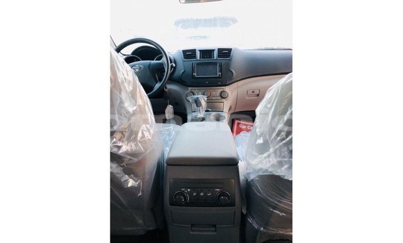 Buy Import Toyota Highlander Other Car in Import - Dubai in Dhufar Buy Import Toyota Highlander Other Car in Import - Dubai in Dhufar