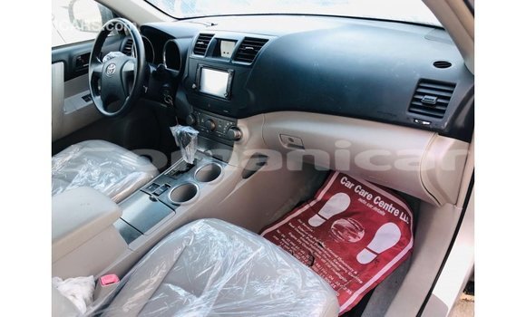 Buy Import Toyota Highlander Other Car in Import - Dubai in Dhufar Buy Import Toyota Highlander Other Car in Import - Dubai in Dhufar