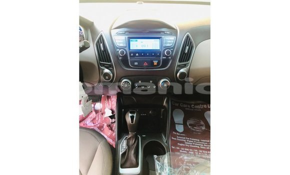 Buy Import Hyundai Tucson Blue Car in Import - Dubai in Dhufar Buy Import Hyundai Tucson Blue Car in Import - Dubai in Dhufar
