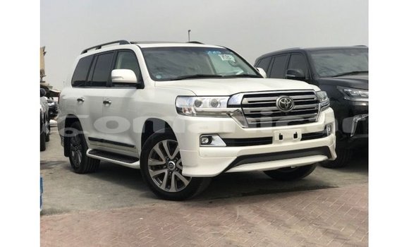 Buy Import Toyota Land Cruiser White Car in Import - Dubai in Dhufar Buy Import Toyota Land Cruiser White Car in Import - Dubai in Dhufar