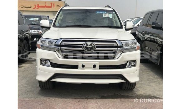 Buy Import Toyota Land Cruiser White Car in Import - Dubai in Dhufar Buy Import Toyota Land Cruiser White Car in Import - Dubai in Dhufar