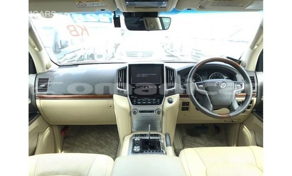 Buy Import Toyota Land Cruiser White Car in Import - Dubai in Dhufar Buy Import Toyota Land Cruiser White Car in Import - Dubai in Dhufar