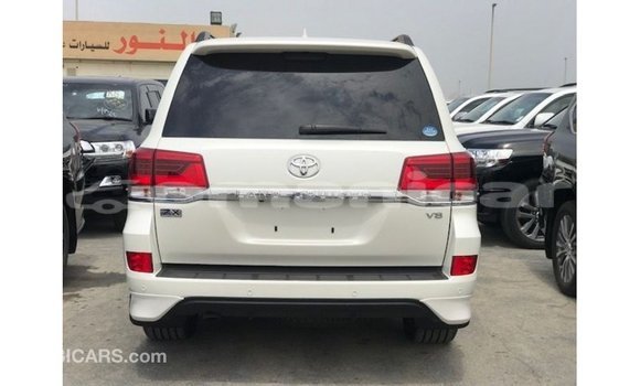 Buy Import Toyota Land Cruiser White Car in Import - Dubai in Dhufar Buy Import Toyota Land Cruiser White Car in Import - Dubai in Dhufar
