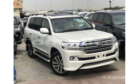 Buy Import Toyota Land Cruiser White Car in Import - Dubai in Dhufar Buy Import Toyota Land Cruiser White Car in Import - Dubai in Dhufar