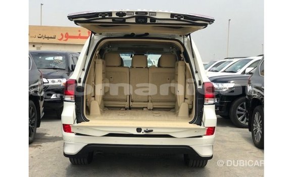 Buy Import Toyota Land Cruiser White Car in Import - Dubai in Dhufar Buy Import Toyota Land Cruiser White Car in Import - Dubai in Dhufar