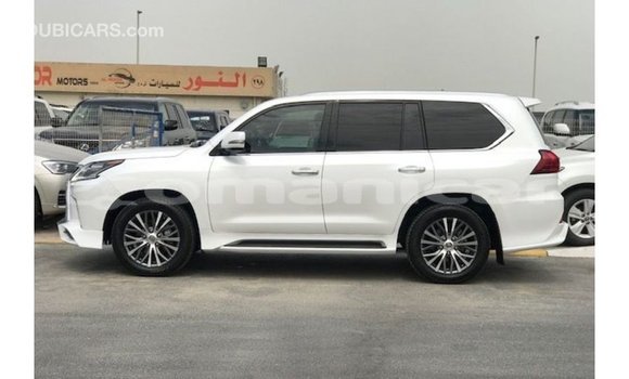 Buy Import Lexus LX White Car in Import - Dubai in Dhufar Buy Import Lexus LX White Car in Import - Dubai in Dhufar
