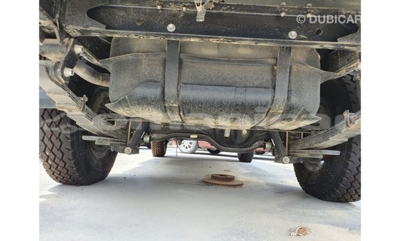 Buy Import Toyota Land Cruiser White Car in Import - Dubai in Dhufar Buy Import Toyota Land Cruiser White Car in Import - Dubai in Dhufar