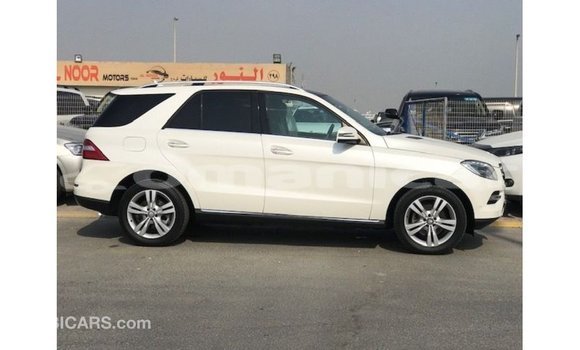 Buy Import Mercedes-Benz 190 White Car in Import - Dubai in Dhufar Buy Import Mercedes-Benz 190 White Car in Import - Dubai in Dhufar