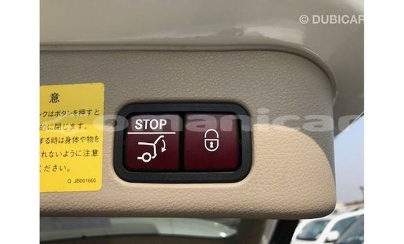 Buy Import Mercedes-Benz 190 White Car in Import - Dubai in Dhufar Buy Import Mercedes-Benz 190 White Car in Import - Dubai in Dhufar