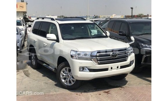 Buy Import Toyota Land Cruiser White Car in Import - Dubai in Dhufar Buy Import Toyota Land Cruiser White Car in Import - Dubai in Dhufar