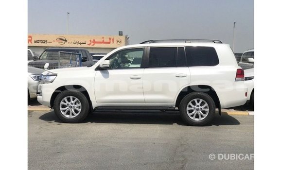 Buy Import Toyota Land Cruiser White Car in Import - Dubai in Dhufar Buy Import Toyota Land Cruiser White Car in Import - Dubai in Dhufar