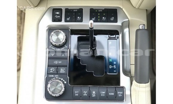 Buy Import Toyota Land Cruiser White Car in Import - Dubai in Dhufar Buy Import Toyota Land Cruiser White Car in Import - Dubai in Dhufar