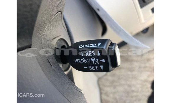 Buy Import Toyota Land Cruiser White Car in Import - Dubai in Dhufar Buy Import Toyota Land Cruiser White Car in Import - Dubai in Dhufar