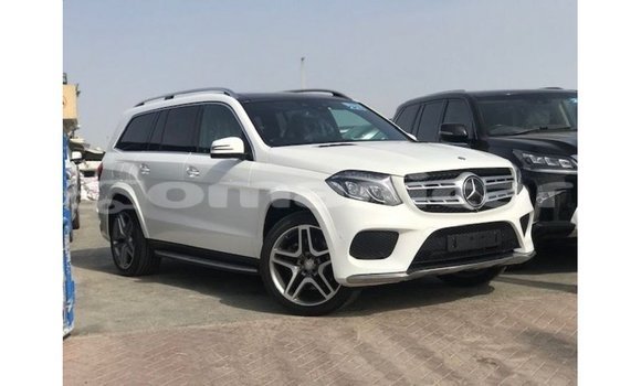Buy Import Mercedes-Benz 190 White Car in Import - Dubai in Dhufar