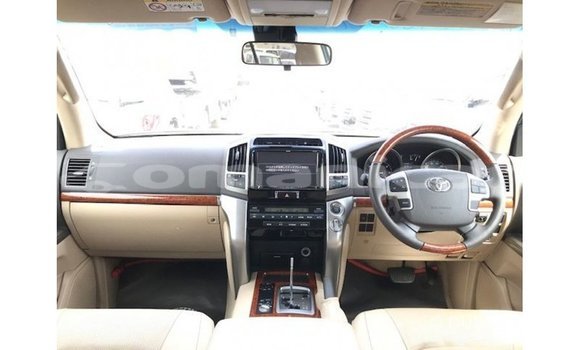 Buy Import Toyota Land Cruiser Red Car in Import - Dubai in Dhufar Buy Import Toyota Land Cruiser Red Car in Import - Dubai in Dhufar