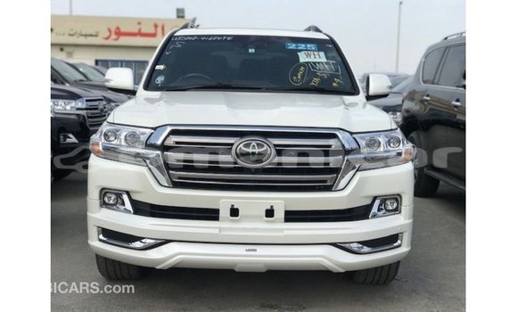 Buy Import Toyota Land Cruiser White Car in Import - Dubai in Dhufar Buy Import Toyota Land Cruiser White Car in Import - Dubai in Dhufar