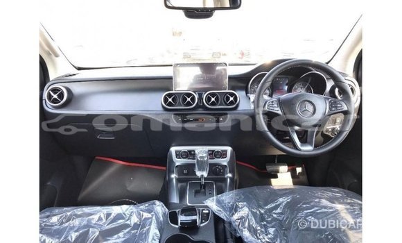 Buy Import Mercedes-Benz 250 Black Car in Import - Dubai in Dhufar Buy Import Mercedes-Benz 250 Black Car in Import - Dubai in Dhufar