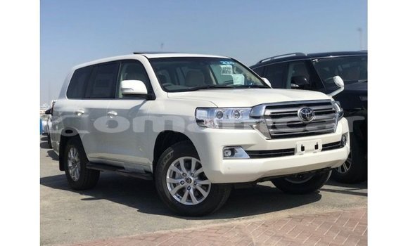 Buy Import Toyota Land Cruiser White Car in Import - Dubai in Dhufar Buy Import Toyota Land Cruiser White Car in Import - Dubai in Dhufar